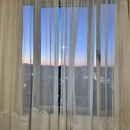 View 地拉那